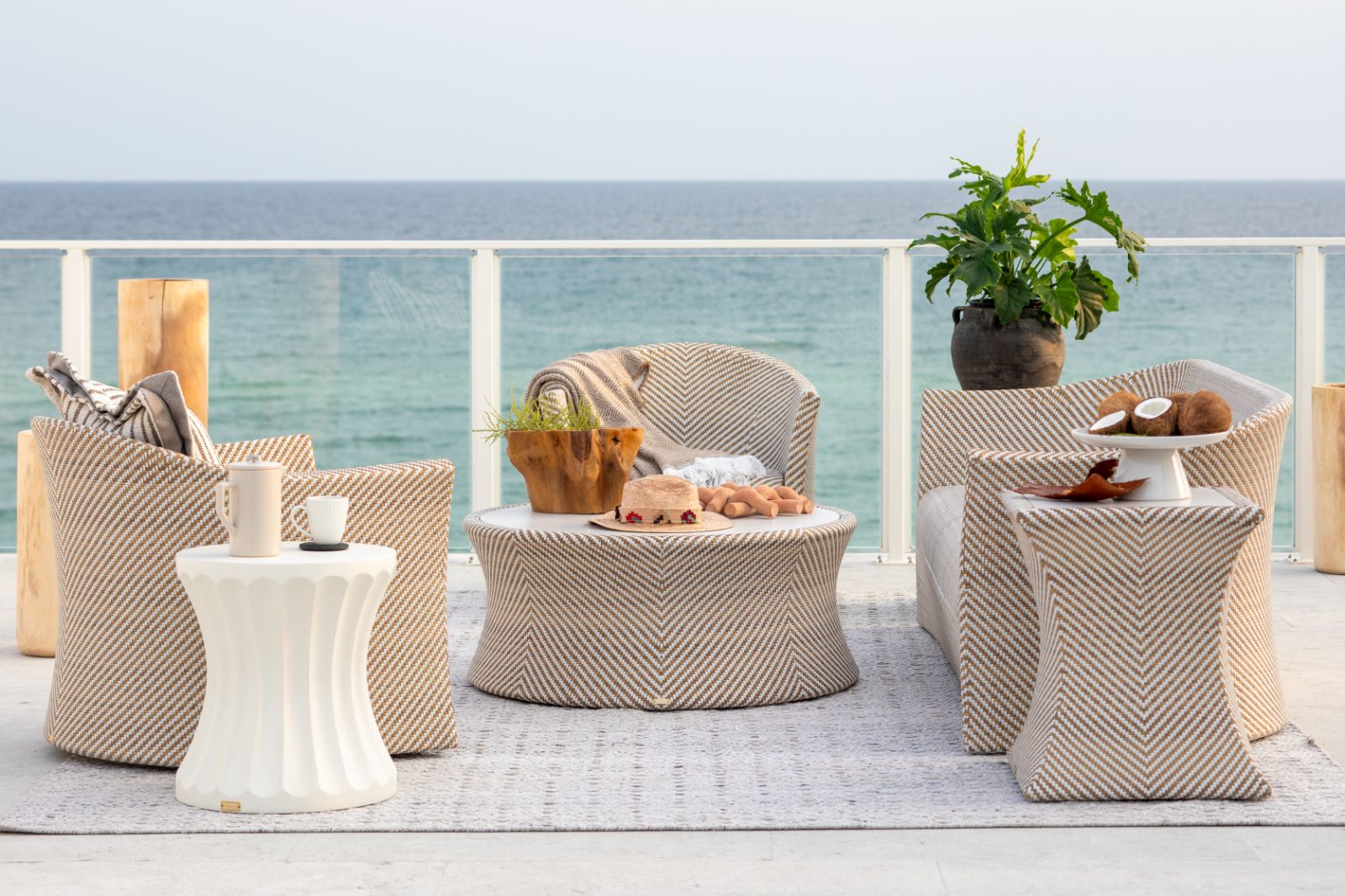 What Should You Really Look for When Buying Outdoor Furniture in South Florida?